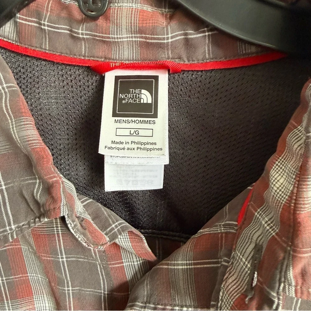 Men’s L Red and Gray The North Face Lightweight Plaid Outdoor Gorpcore Shirt